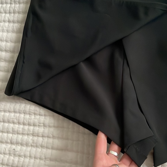 Lovers & Friends Skort - Picture 3 of 4